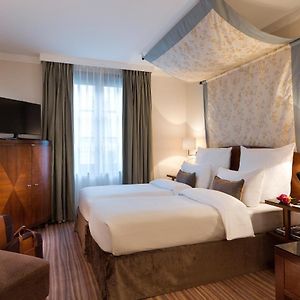 Zimmer mit zwei Einzelbetten
